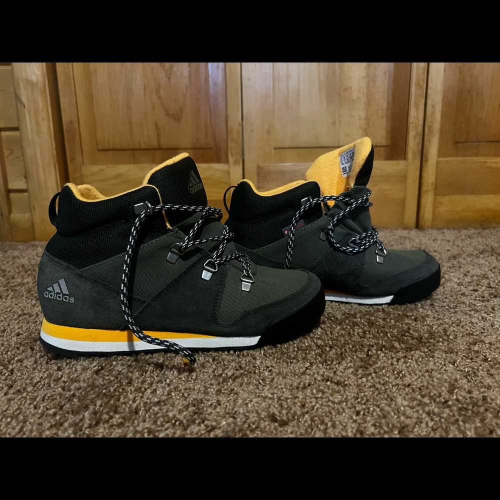 Terrex Climawarm Snowpitch Winter Shoes
